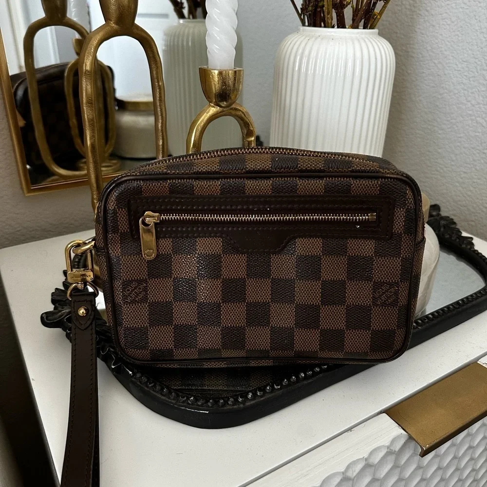 Louis Vuitton Damier Pochette Bie Macau Second Bag Clutch Bag****AUTHENTIC*****